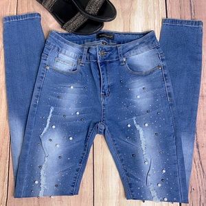 The Style Between Us Women’s Jeans NWOT